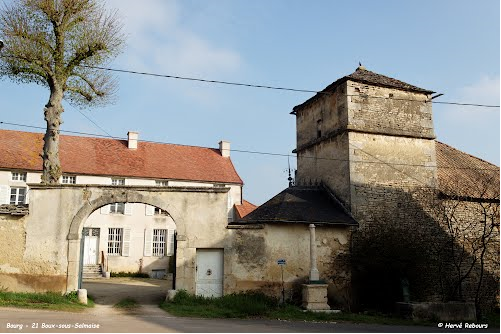 pigeonnier ancienne maison Arbey